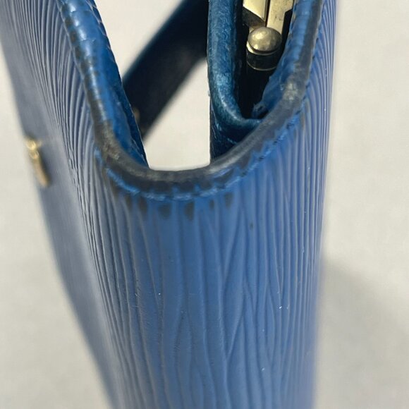 Louis Vuitton Toledo Blue Epi Leather Kisslock Wallet - Preowned - Picture 8 of 11